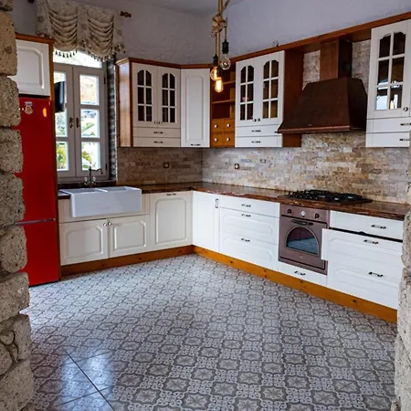 Fener Burnunda Denize Sifir Orjinaltas Malikane Villa