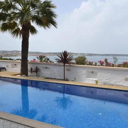 Fener Burnunda Denize Sifir Orjinaltas Malikane Villa