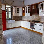 Fener Burnunda Denize Sıfır Orjinaltaş Malikane Villa