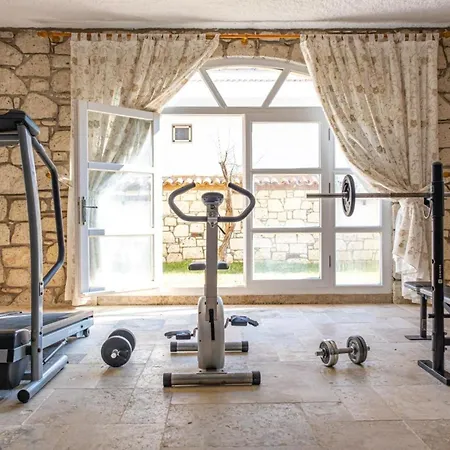 Villa Fener Burnunda Denize Sifir Orjinaltas Malikane Cesme