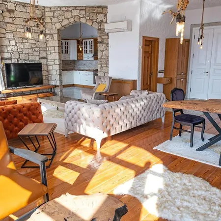 Fener Burnunda Denize Sifir Orjinaltas Malikane * Cesme