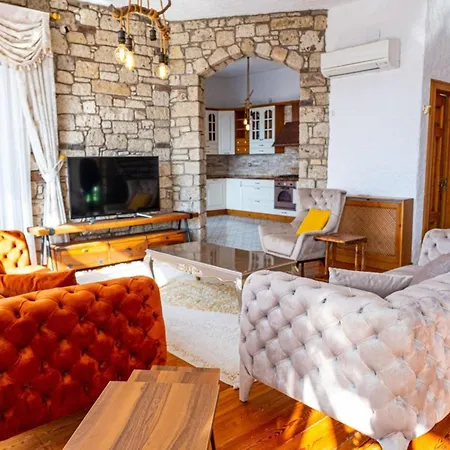 Villa Fener Burnunda Denize Sifir Orjinaltas Malikane