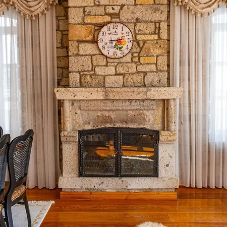 Villa Fener Burnunda Denize Sifir Orjinaltas Malikane Cesme