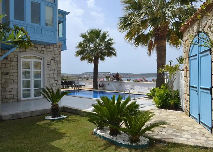 Fener Burnunda Denize Sifir Orjinaltas Malikane * Cesme