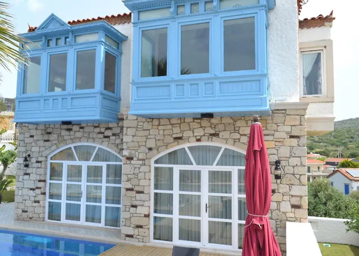 Villa Fener Burnunda Denize Sifir Orjinaltas Malikane *