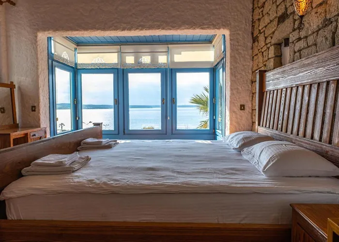 Fener Burnunda Denize Sifir Orjinaltas Malikane Cesme