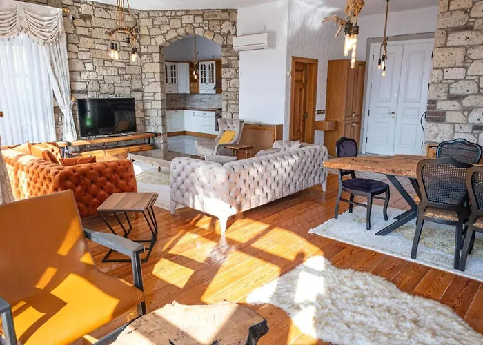 Fener Burnunda Denize Sifir Orjinaltas Malikane * Cesme